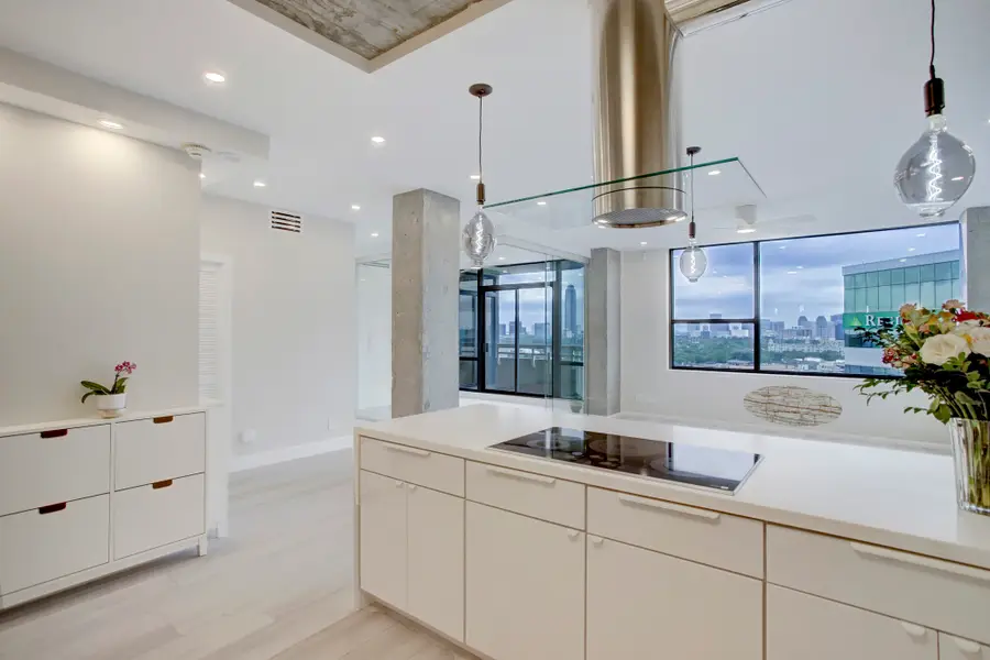 14 Greenway Plaza #15L, Houston, TX 77046 - Image #2