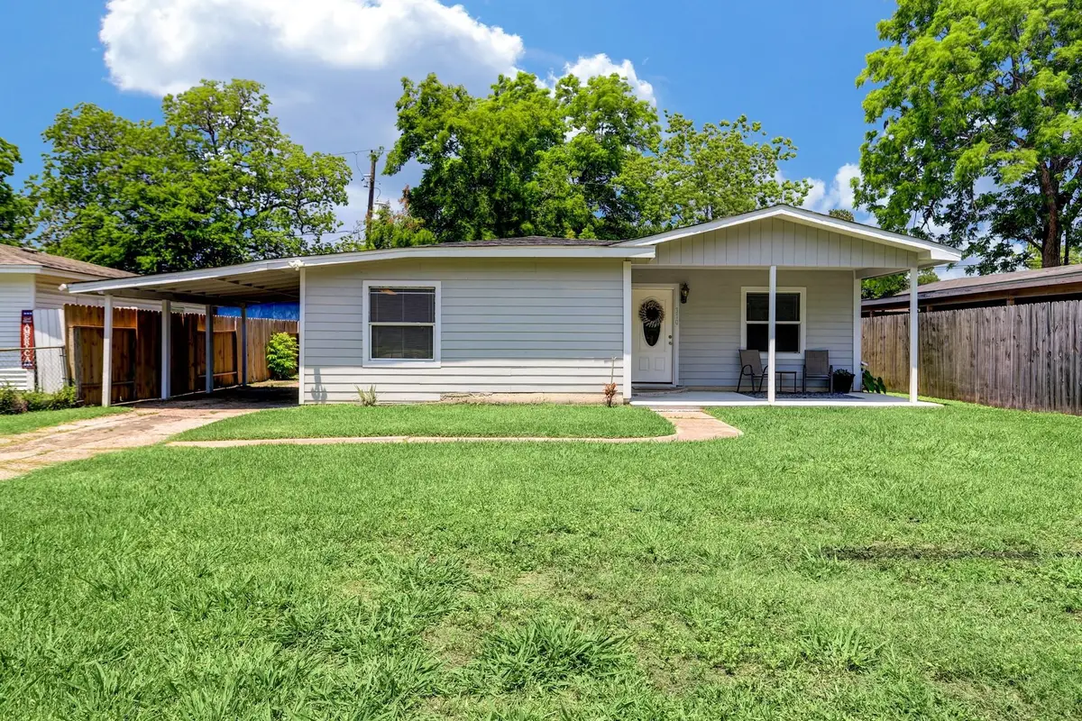 310 W Francis Street, Baytown, TX 77520 - #1