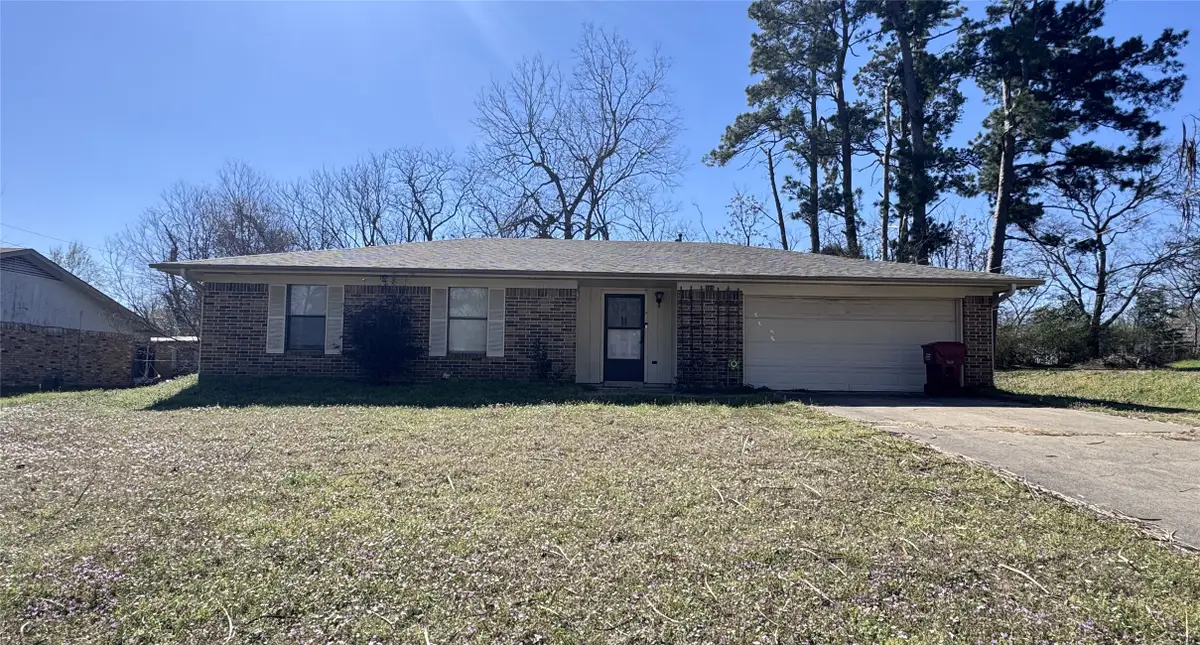 105 W Rutherford Street, Mount Vernon, TX 75457 - #1