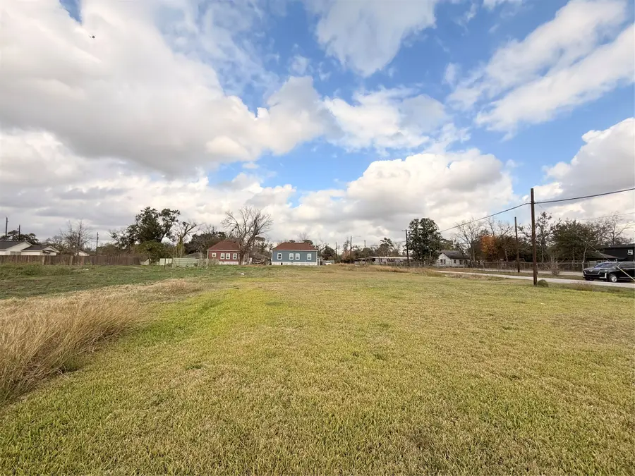 4015 Leffingwell Street, Houston, TX 77026 - Image #2