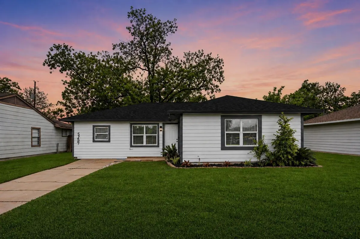 5759 Belneath Street, Houston, TX 77033 - #1