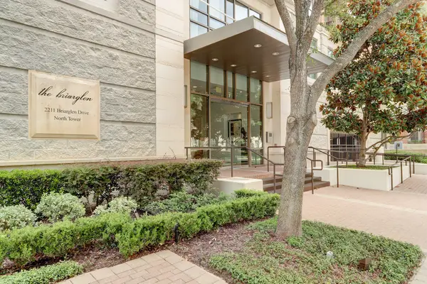 2211 Briarglen Drive #604, Houston, TX 77027
