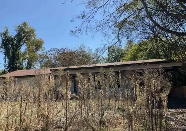 100 Mills Street, Arp, TX 75750