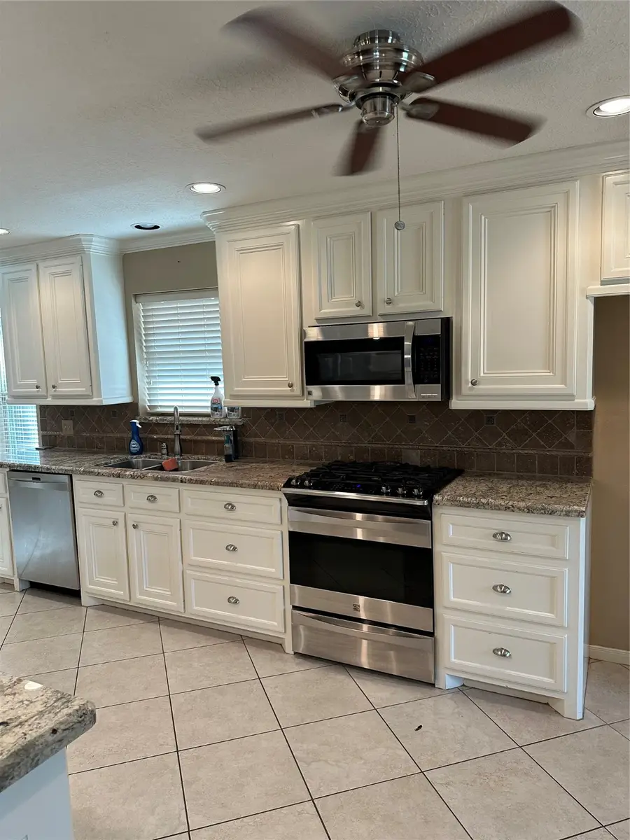 1809 Oklahoma Avenue, Deer Park, TX 77536 - Image #2