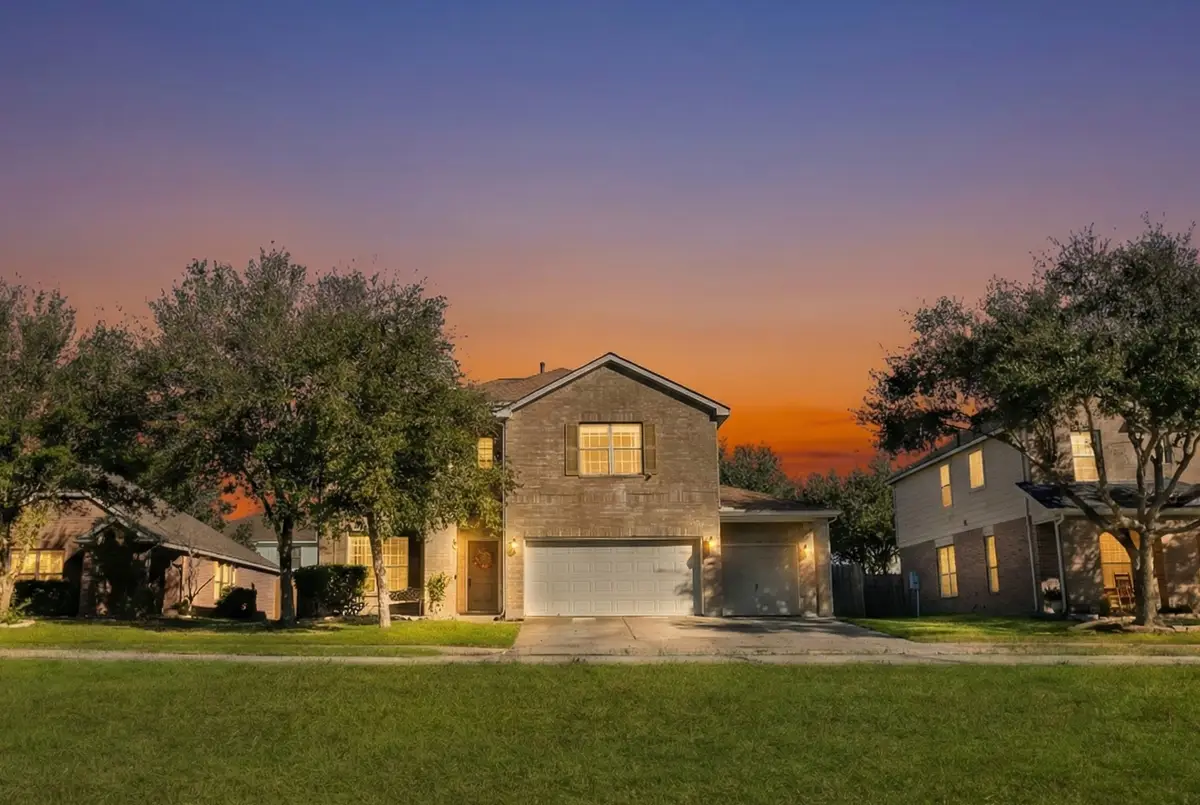 4107 Twin Lakes Trl, Pearland, TX 77584 - Image #1