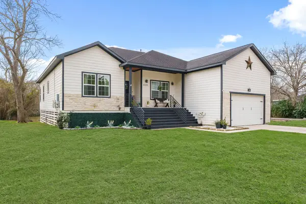 5129 Shady Oaks Lane, Friendswood, TX 77546