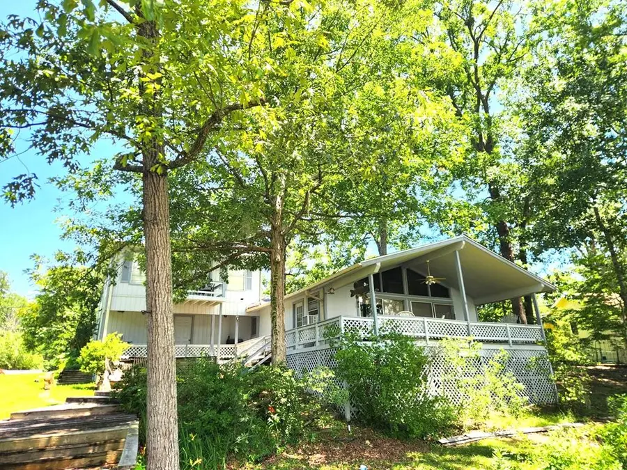 719 Hickory Hill Drive, Burkeville, TX 75932 - Image #2