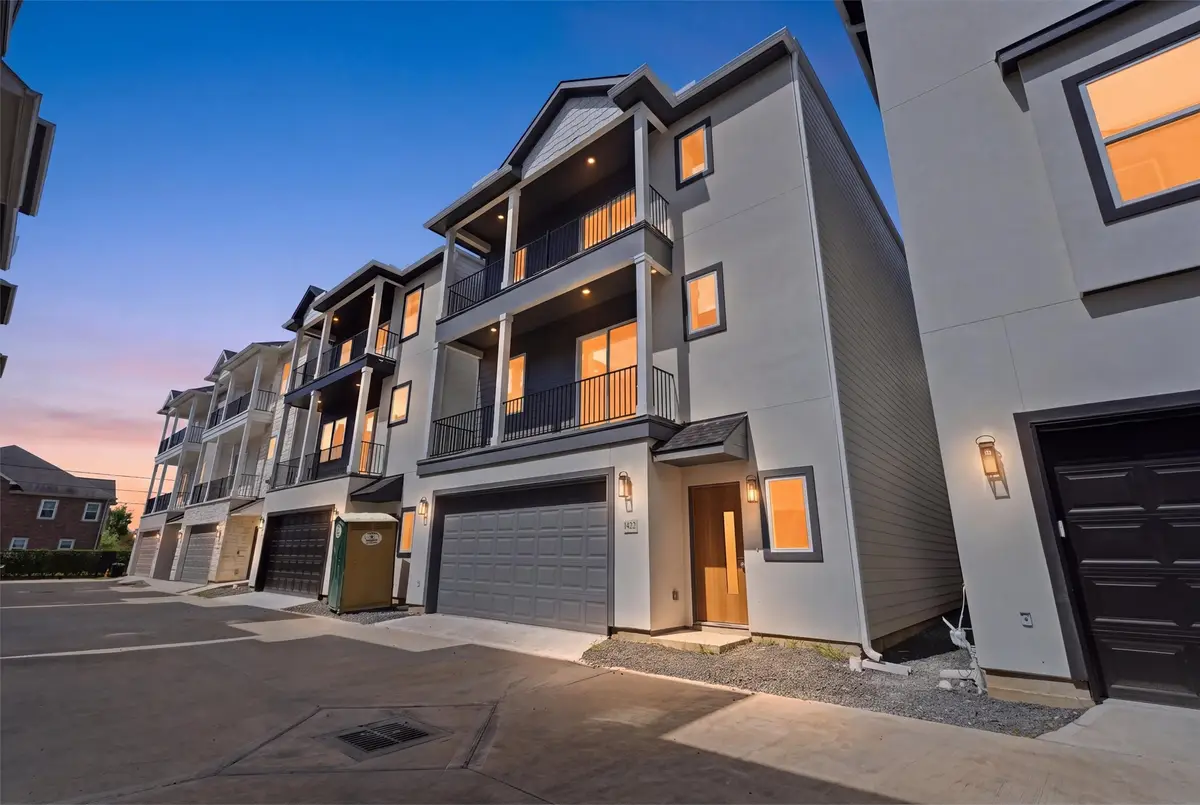 1422 W 34th 1/2 Street, Houston, TX 77018 - #1