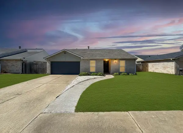 9922 Glenkirk Drive, Houston, TX 77089