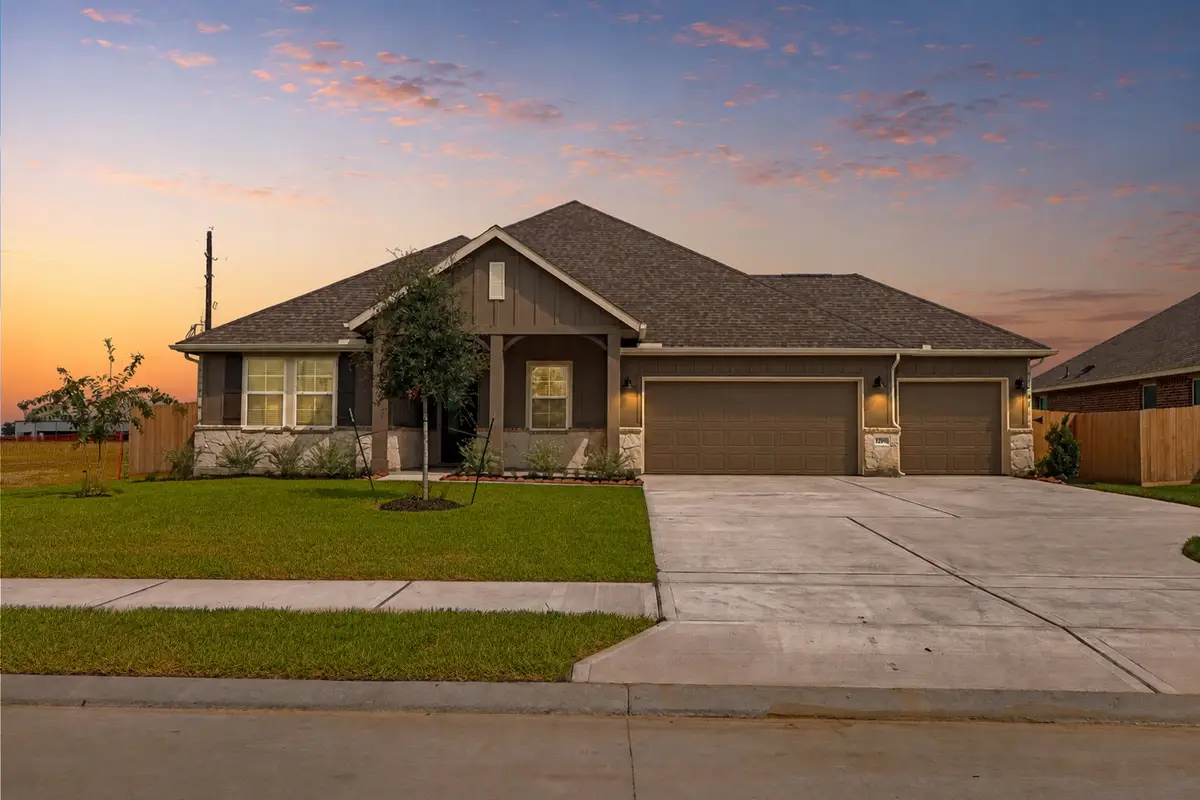 12406 Old Fashion Circle, Monterey Belvieu, TX 77535 - #1