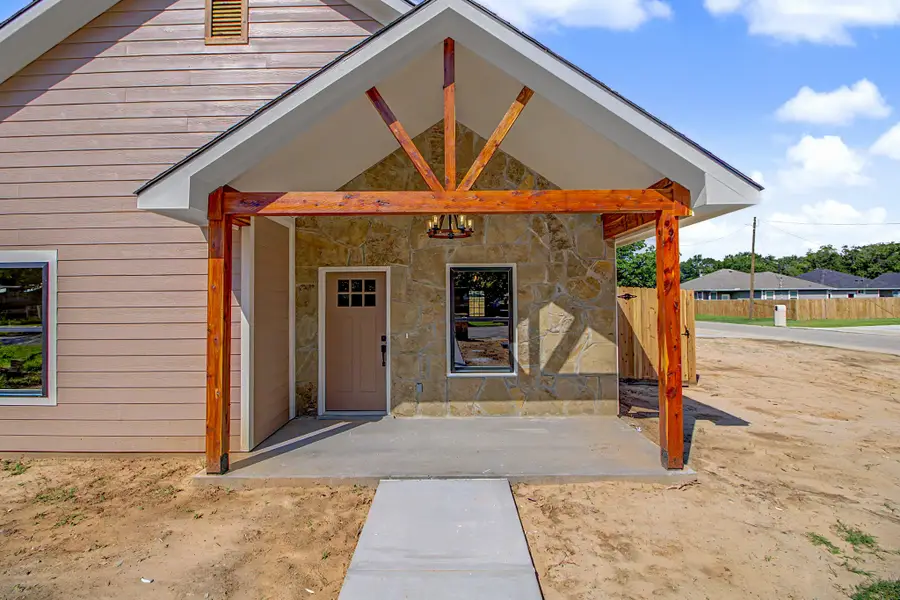 509 Milam Street, Hearne, TX 77859 - #2