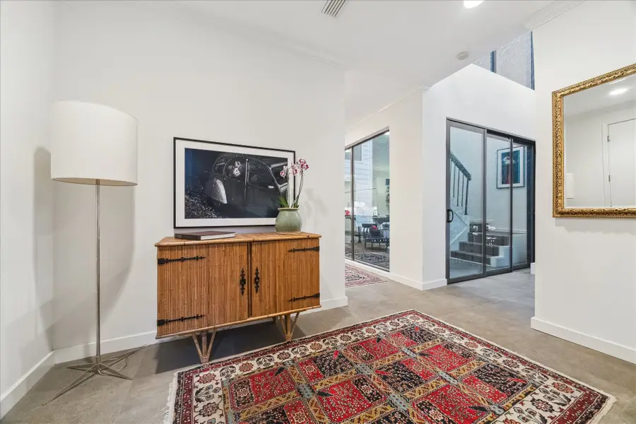 10 S Briar Hollow Lane #55, Houston, TX 77027 - Image #2