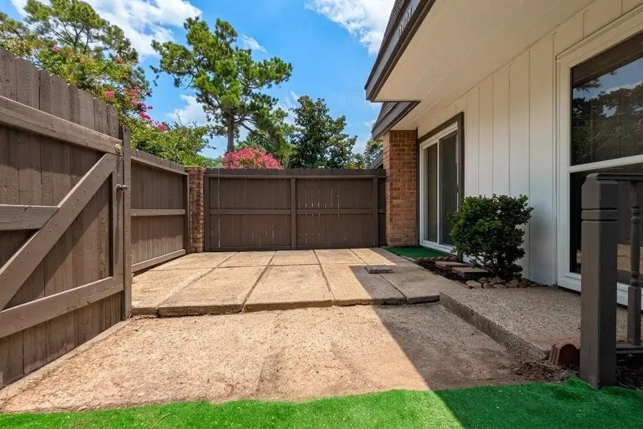 12027 Greenwood Forest Drive #B, Houston, TX 77066 - #3