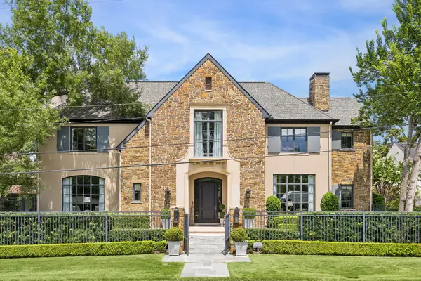 33 E Broad Oaks Drive #B, Houston, TX 77056