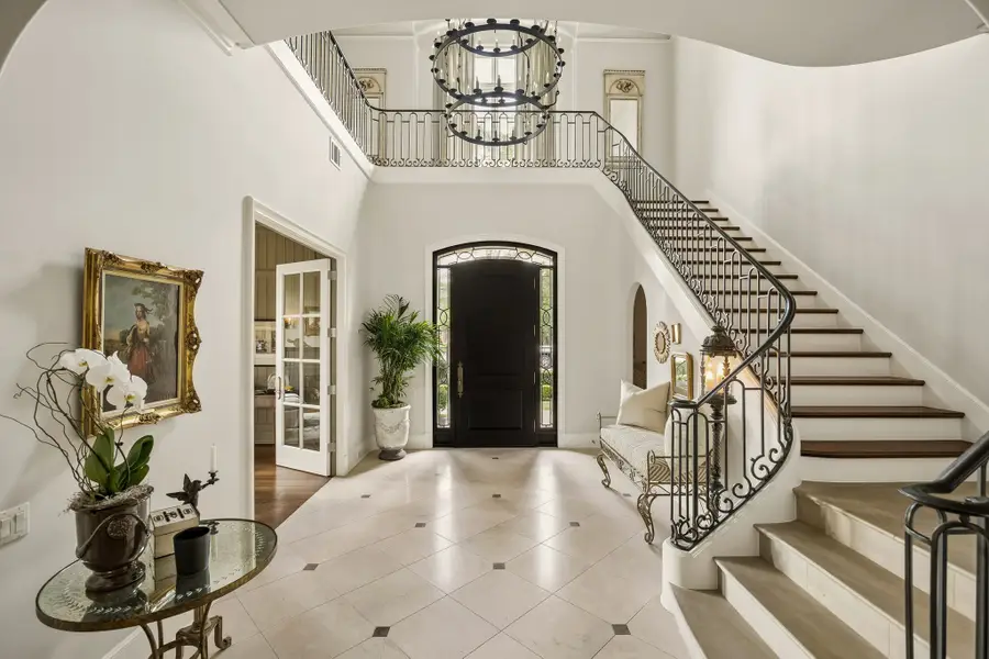 33 E Broad Oaks Drive #B, Houston, TX 77056 - #2