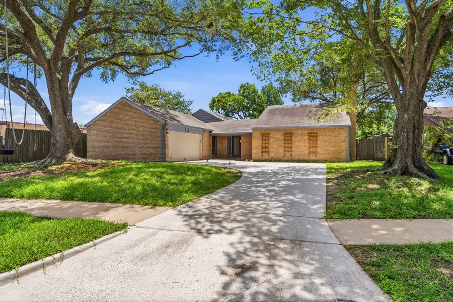 4330 Shady Springs Drive, Seabrook, TX 77586 - #2