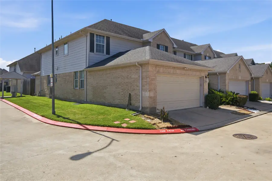 2926 Meadowglen Cove, Houston, TX 77082 - #3