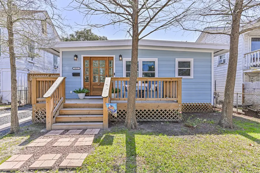 1615 Avenue L, Galveston, TX 77550 - #3