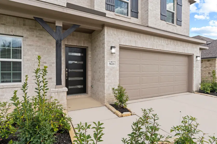 5123 Magnolia Springs Drive, Pearland, TX 77584 - Image #3
