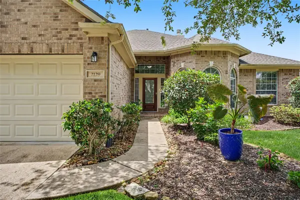 2129 Brittany Colony Drive, League City, TX 77573
