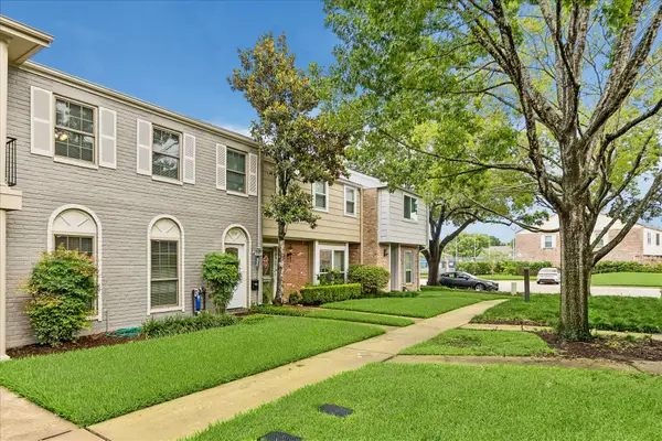 1349 Country Place Drive #103, Houston, TX 77079
