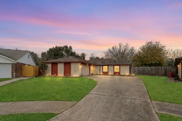 17815 Heritage Colony Court, Webster, TX 77598