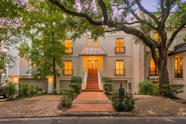 9 Farther Point, Houston, TX 77024