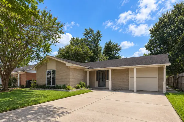 3719 Heatherbrook Drive, Houston, TX 77045