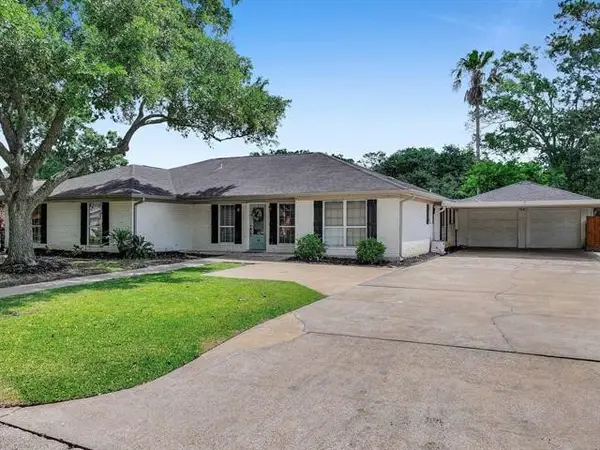 950 Monterrey Drive, Beaumont, TX 77706
