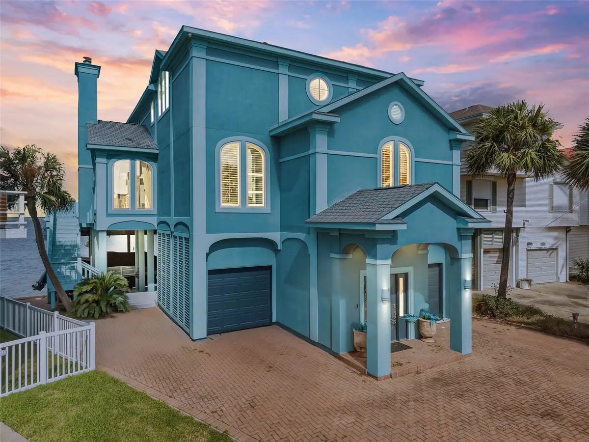 143 Isles End Road, Tiki Island, TX 77554 - #1