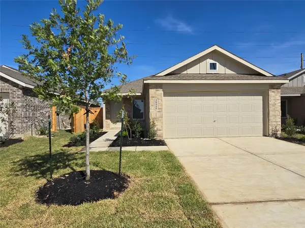 9215 Burch Eagle Drive, Baytown, TX 77521