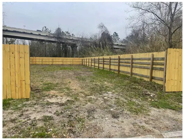 5050 Neches Street, Houston, TX 77026