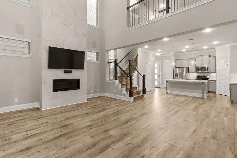 1002 Shepherd Oaks Drive, Houston, TX 77018 - Image #2