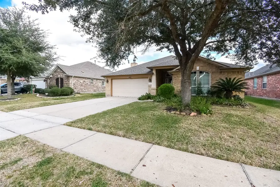 1805 Foxglove Drive, La Porte, TX 77571 - Image #2