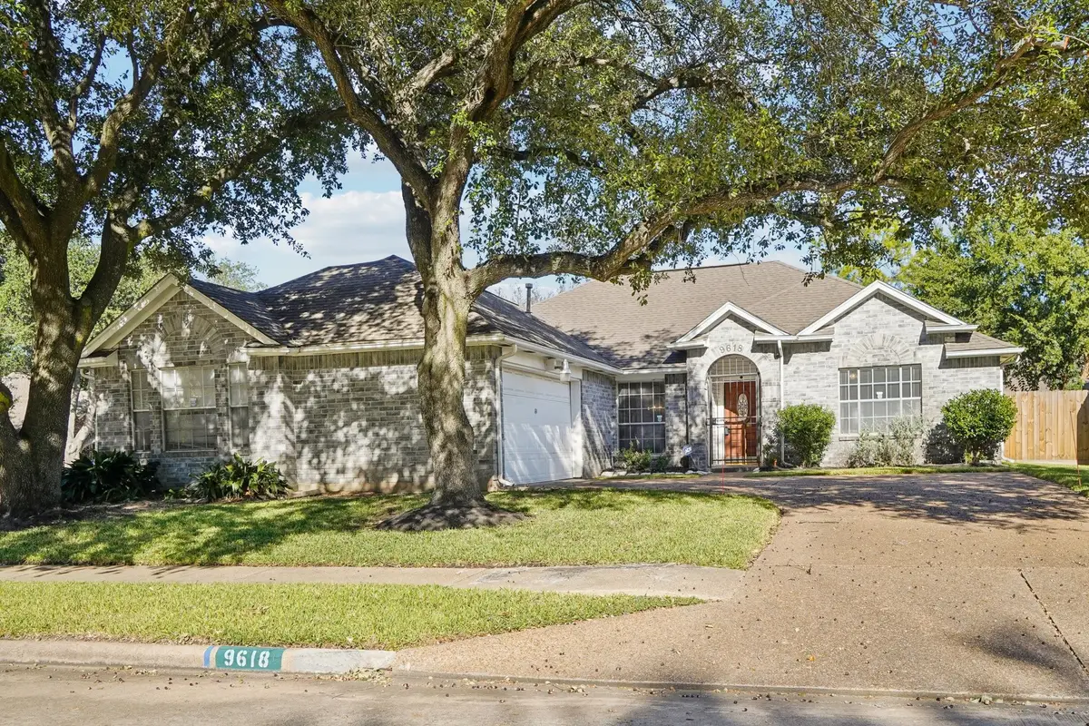 9618 Meadowchase Court, Houston, TX 77065 - Image #1