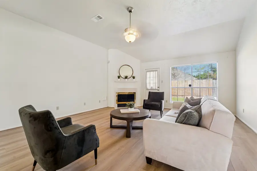 9618 Meadowchase Court, Houston, TX 77065 - Image #3