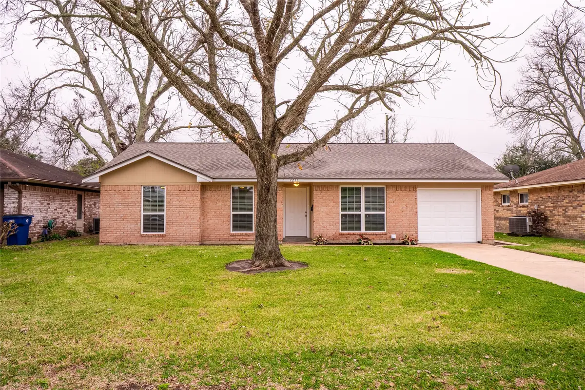 7211 Mockingbird Lane, Texas City, TX 77591 - Image #1