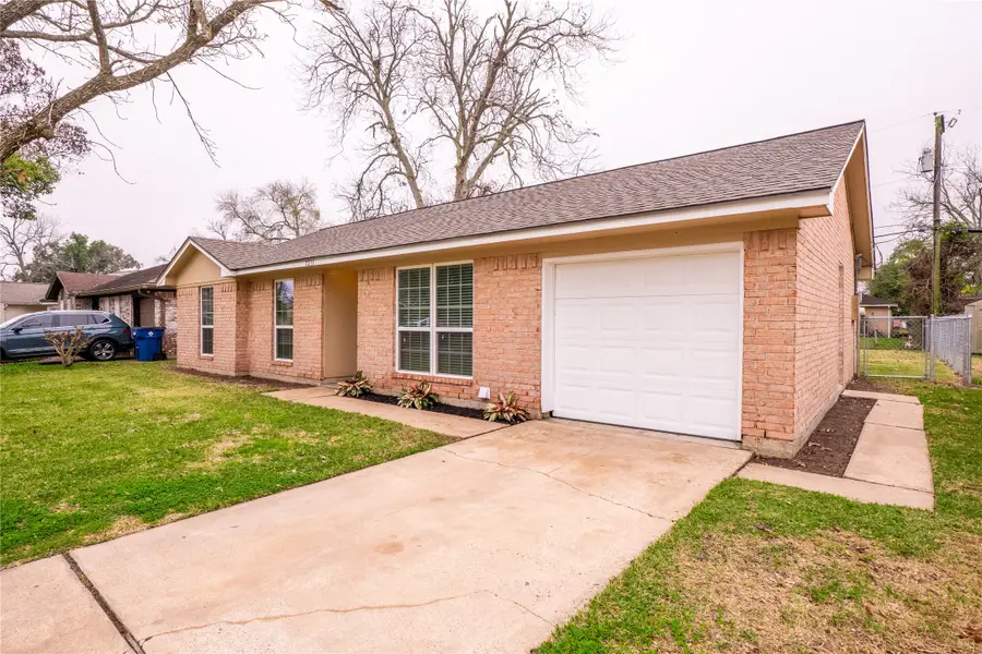 7211 Mockingbird Lane, Texas City, TX 77591 - Image #3