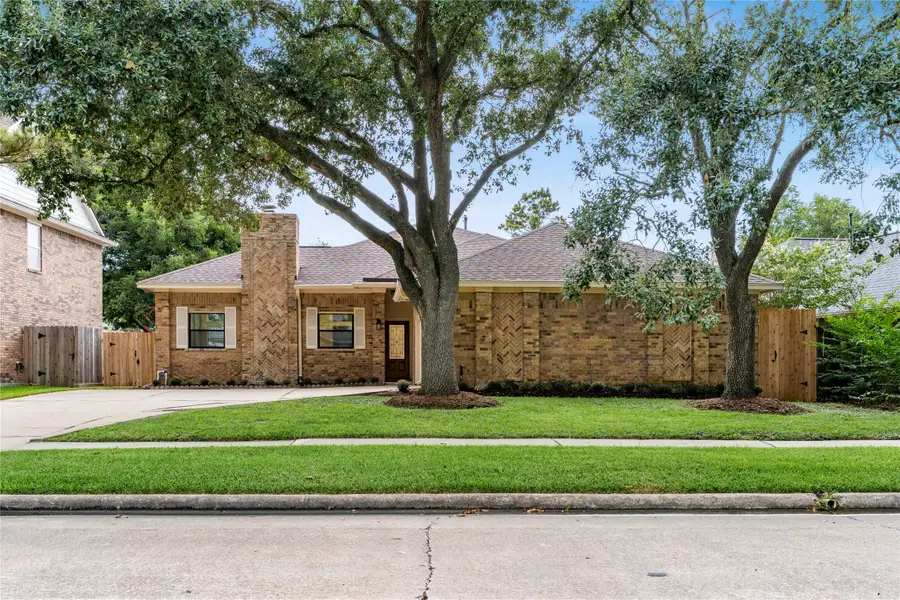 210 Mill Trail Drive, Sugar Land, TX 77498 - #2