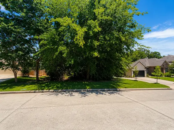 13422 Raintree Drive, Montgomery, TX 77356