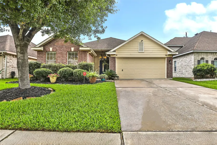 6030 Sandy Creek Drive, Baytown, TX 77523 - #2