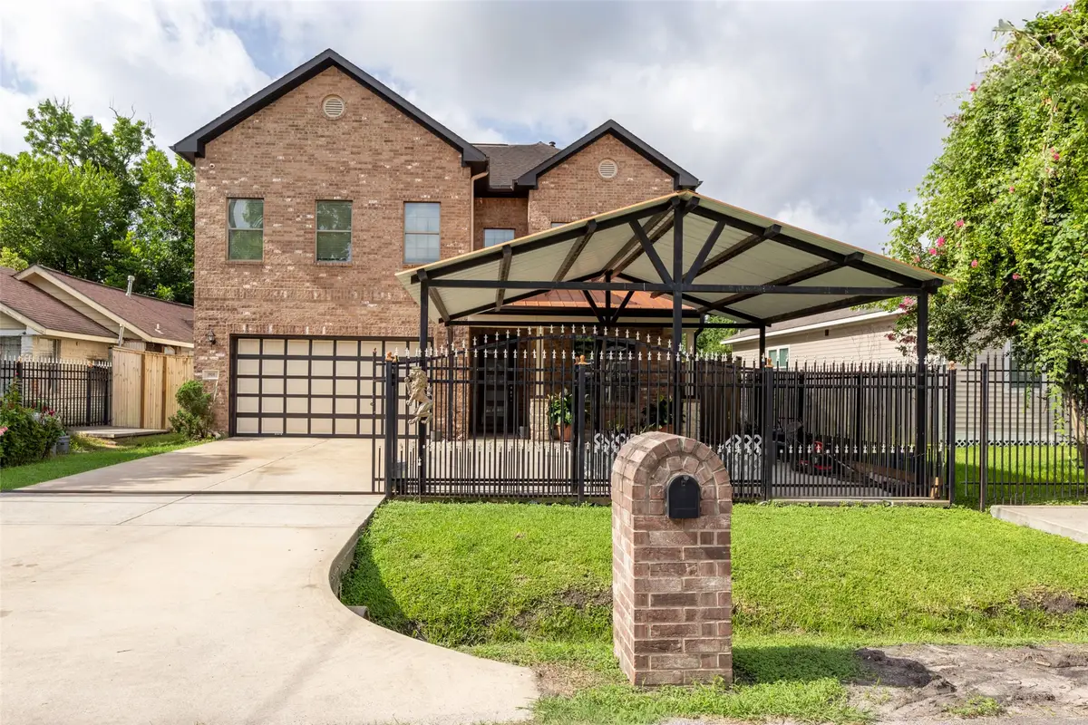 3910 Melbourne Street, Houston, TX 77026 - #1