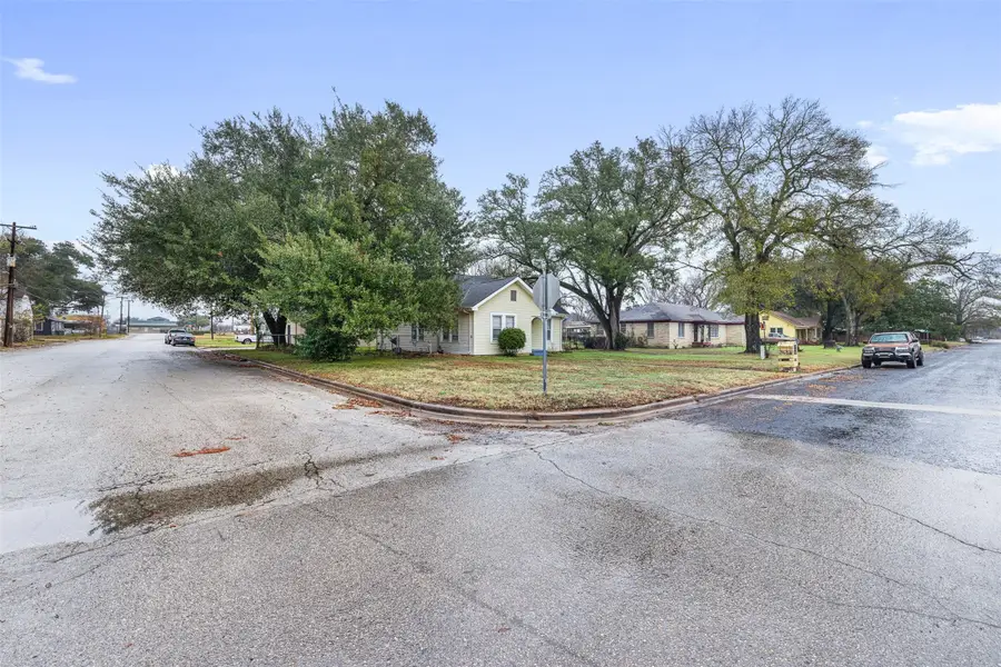 1301 Cedar Street, Hearne, TX 77859 - #3