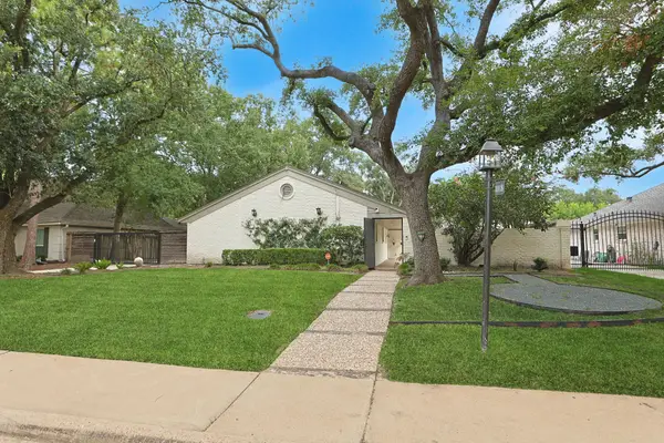 10118 Chevy Chase Drive, Houston, TX 77042