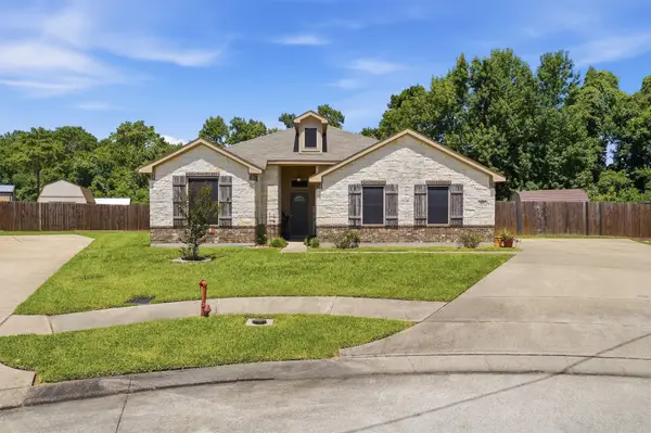 105 Jessica Drive, Dayton, TX 77535
