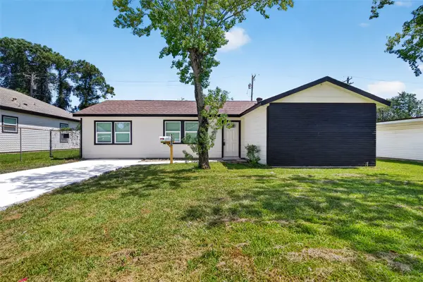 1302 Appomattox Drive, Texas City, TX 77591