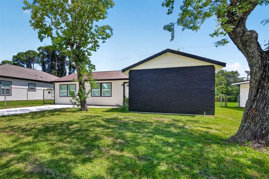 1302 Appomattox Drive, Texas City, TX 77591 - #3