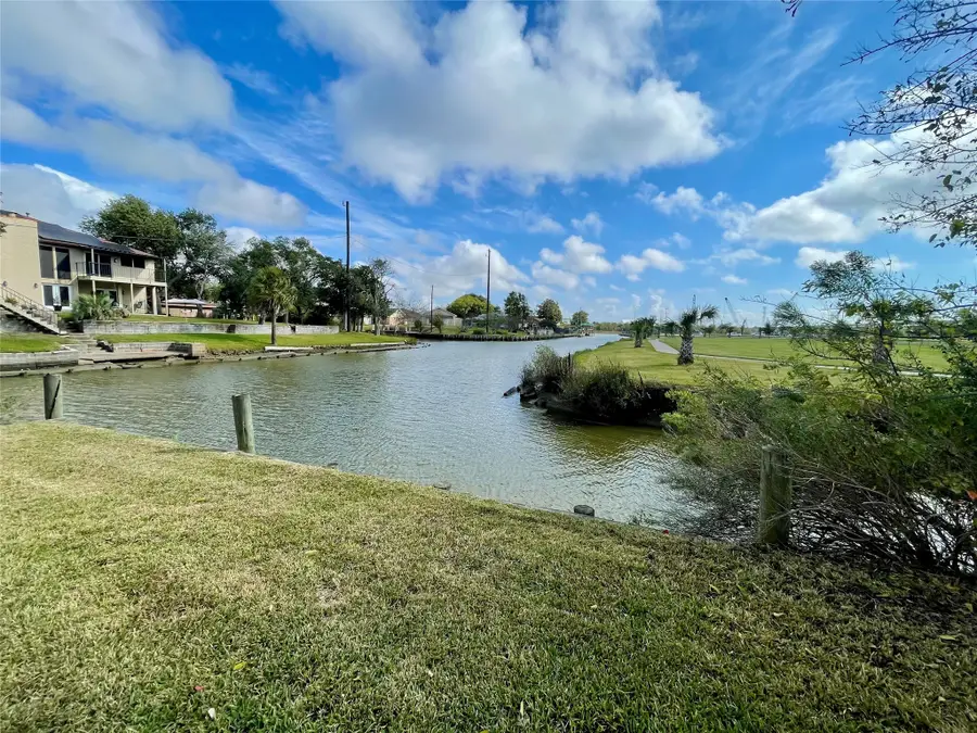 2211 Bonita Way, Baytown, TX 77520 - Image #2