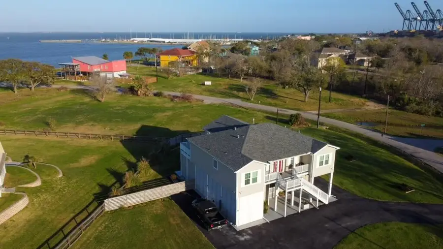 4 Shore Acres Circle, Shoreacres, TX 77571 - #2