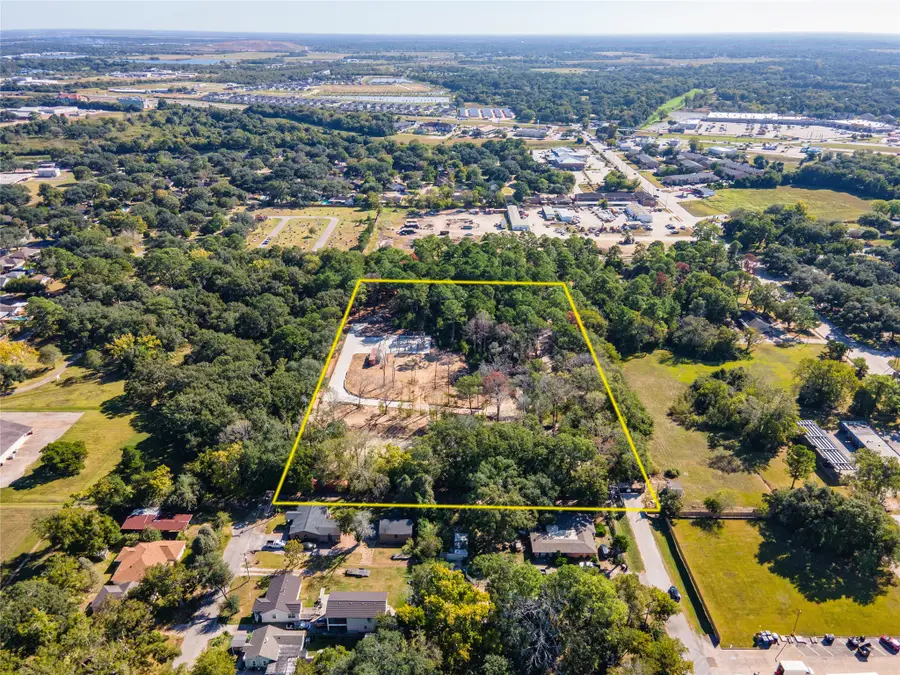 225 Foster Street, Alvin, TX 77511 - #2
